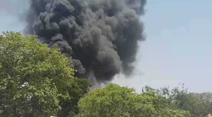 ২৪২ আরোহী নিয়ে এয়ার ইন্ডিয়ার উড়োজাহাজ বিধ্বস্ত